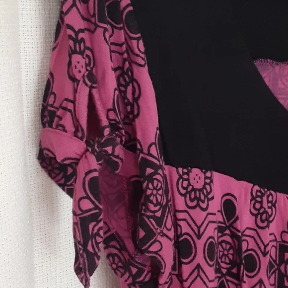 Apt 9 Top - Picture 3 of 3